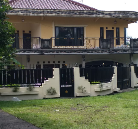 Villa 2 Lantai di Ciomas, Bogor dengan View Gunung Salak dan Pangrango