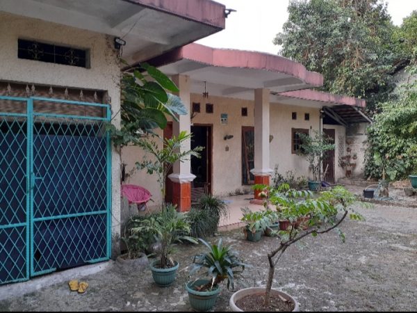 Rumah Second Lahan Luas di Cikumpa, Sukmajaya, Depok