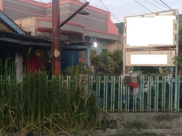 Rumah Pinggir Lokasi Strategis Jalan Tarumajaya, Bekasi