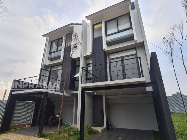 Rumah Mewah 3 Lantai Rasa 5 Lantai Terbaik di Pinggir Jalan Kahfi (rn) Park-Signature
