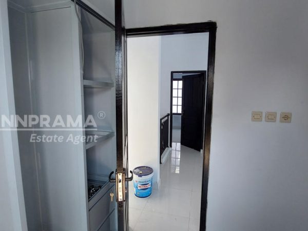 rumah dijual tapos white house sannprama