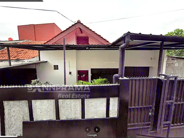 Rumah Hook ada 4 unit  kios, Kebon Jeruk dekat Kampus Binus -ash-