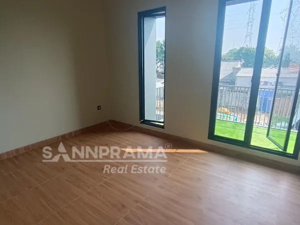 Kamar tidur utama rumah baru di Cluster Limo Depok siap huni