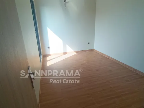 Interior ruang tamu rumah minimalis modern di Cluster Limo Depok