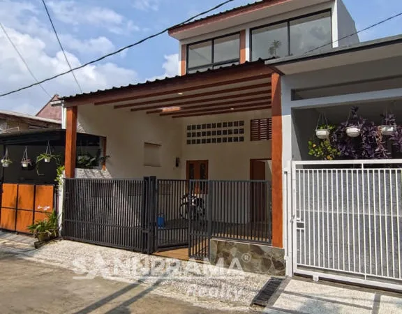 RUMAH 2 LANTAI Siap Huni dalam Perumahan Beji -RiLin