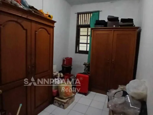 RUMAH SECOND POIN MAS DEPOK SANNPRAMA