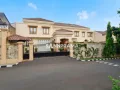 RUMAH Mewah di megapolitan cinere