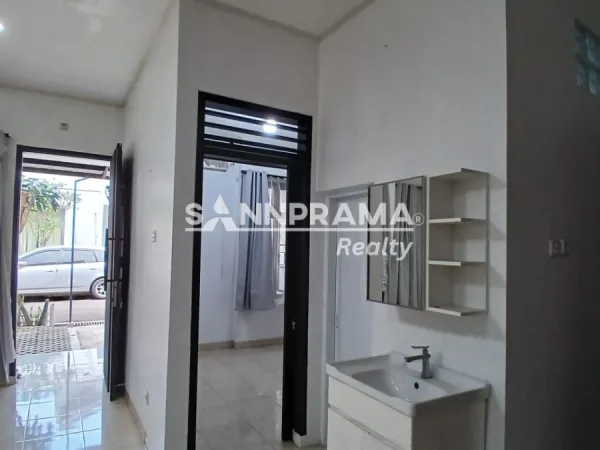 rumah dijual kavling pelita air meruyung