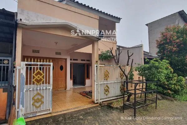 Rumah Second 2 Lantai dekat Bomang (Tol Bojonggede) -rich