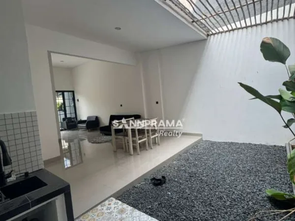 RUMAH dijual mustika jaya bekasi