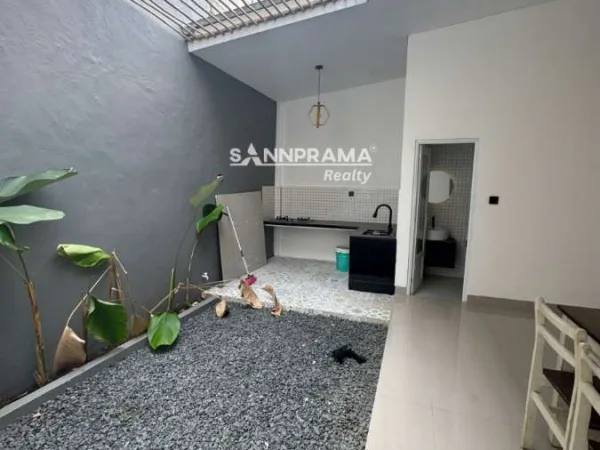 RUMAH dijual mustika jaya bekasi