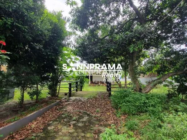 tanah dan eks sekolah depok